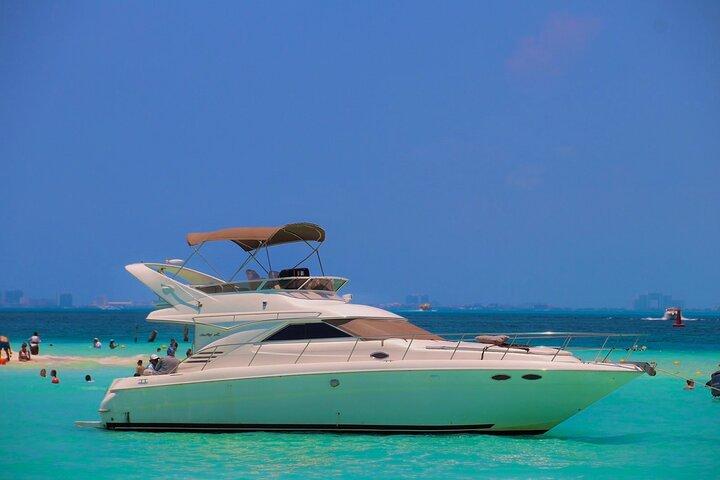 Rent a Private 46ft Yacht in Cancun