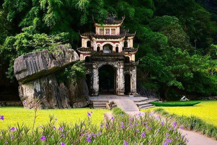 Luxury Ninh Binh Day Tour: Discover Trang An, Bich Dong, Mua Cave