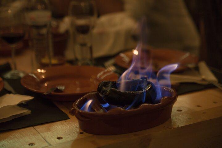 Lisbon: Tapas & Drinks with Fado Live Performance