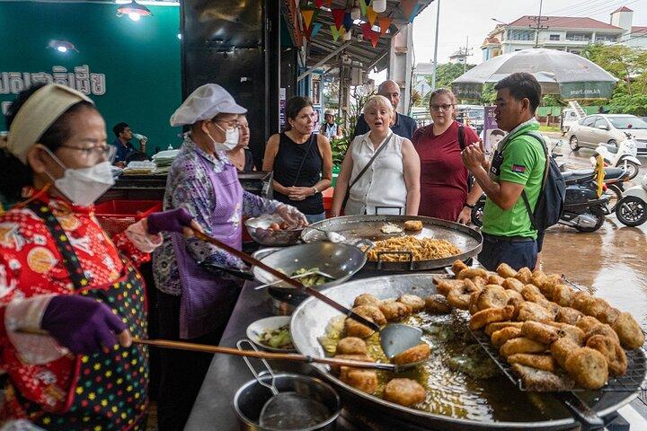 Siem Reap Evening Foodie Vespa Tour / Tuk Tuk Available