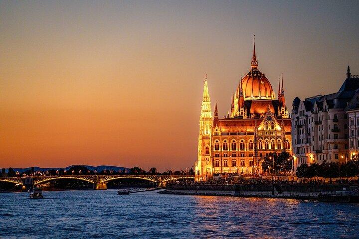 Budapest River Cruise with 1 Free Tokaj Frizzante and Audio Guide
