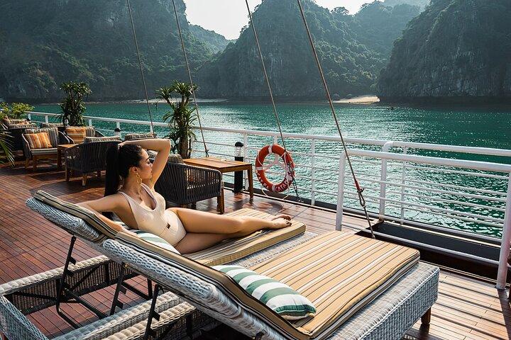 Luxury Catamaran Cruise 5 Star Halong and Lan Ha Bay Adventure