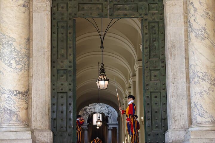 Rome: St. Peter's Basilica, La Pietà and Papal Tombs Tour