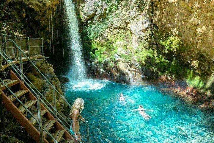 Rincon Volcano Park hike, Oropéndola Waterfall & Hot Springs