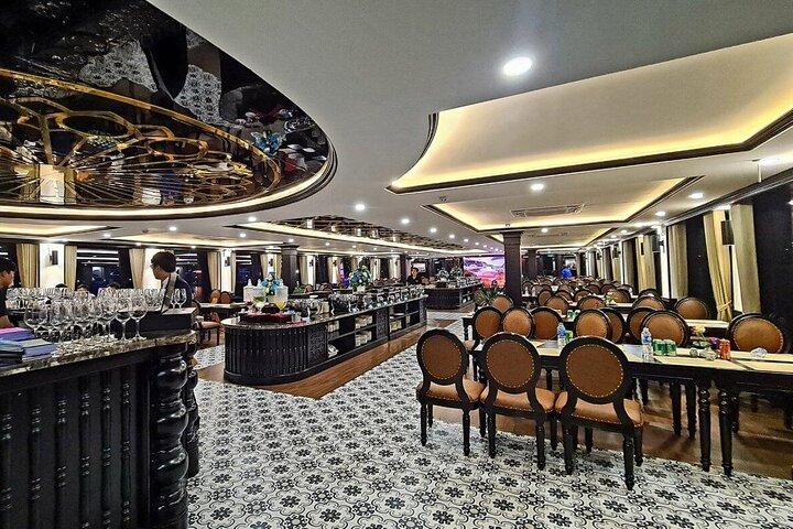 Top Halong Bay Luxury Tour: Sea Octopus Day Cruise from Hanoi