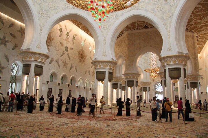 Sheikh Zayed Grand Mosque Tour with Louvre Museum Admission