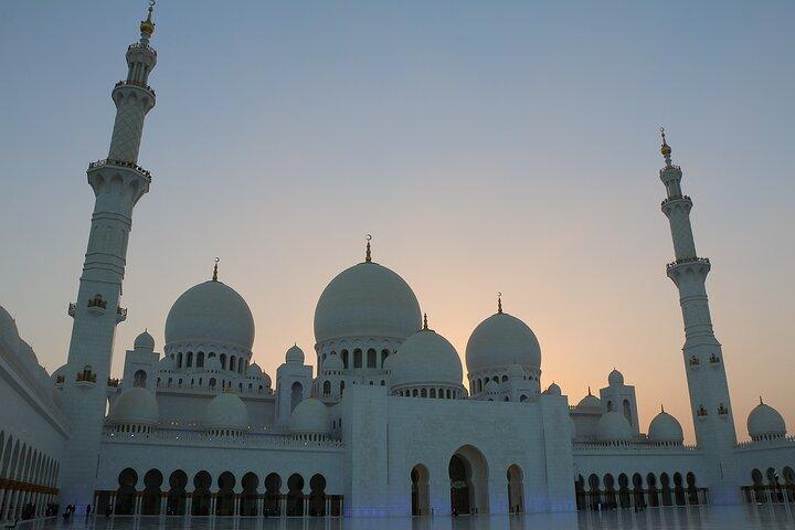 Sheikh Zayed Grand Mosque Tour with Louvre Museum Admission