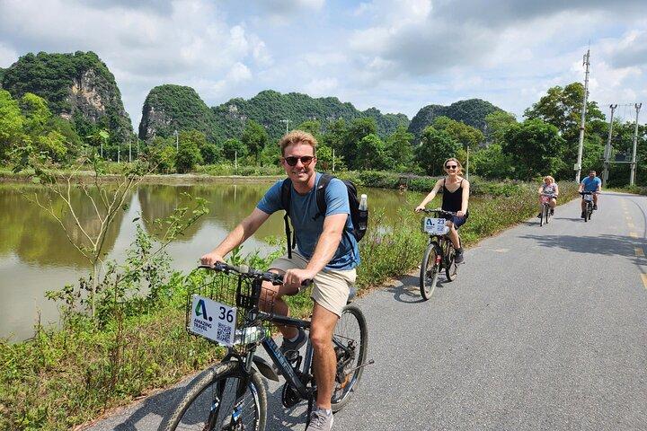 Private Boat and Biking Tour in Ninh Binh (Trang An - Hang Mua)