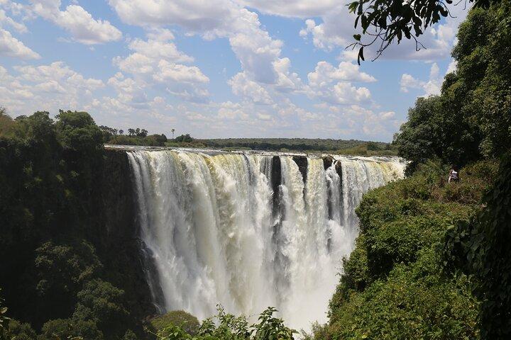 Victoria Falls Private Tour with Lunch and Helicopter Flight