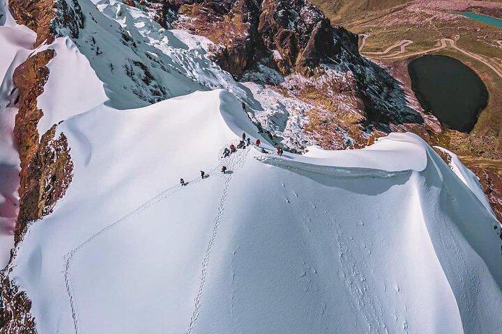 1Day-Full day Tour in Nevado Mateo Summit Cordillera Blanca