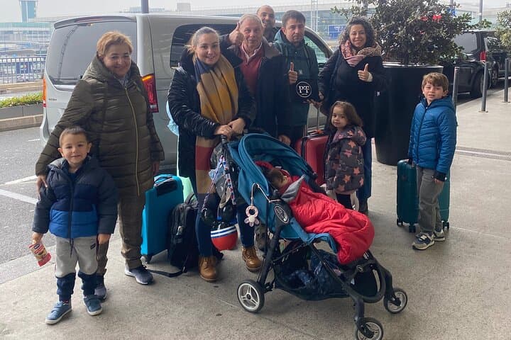 Private Transfer Charles de Gaulle Airport CDG to Disney Paris
