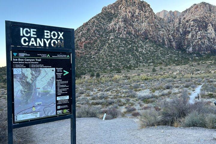 Red Rock Canyon Hiking Adventure fom Las Vegas