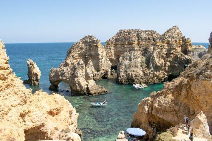 Private transport from Lisbon to the Algarve with 2 stops