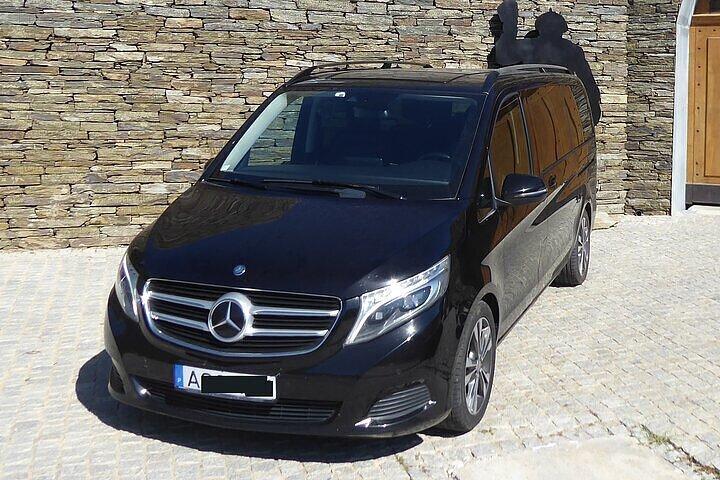 Private transport from Lisbon to the Algarve with 2 stops