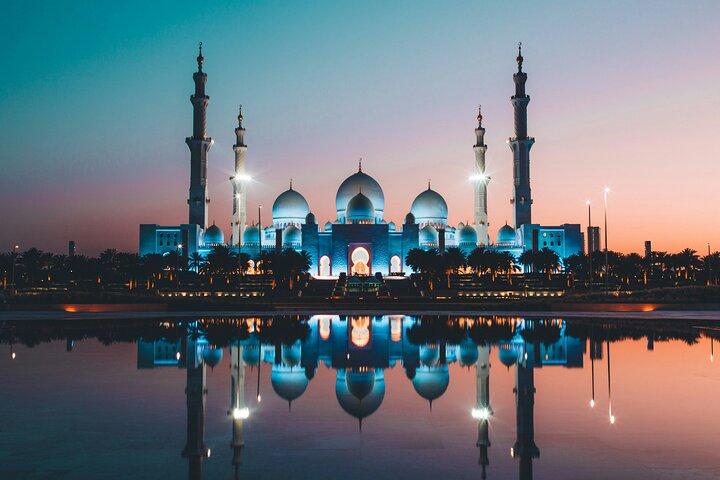 Abu Dhabi Private Night City Tour – Premier Evening Experience
