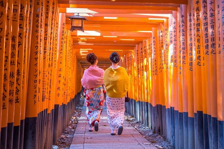 Kyoto Full-Day Bus Tour: Nijo, Arashiyama & Fushimi Inari (EN/ES)