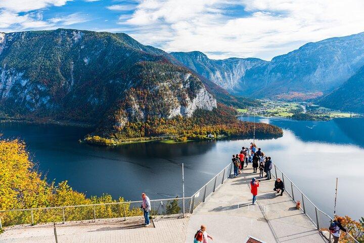 Private tour from Salzburg to Mondsee - St Gilgen - Hallstatt
