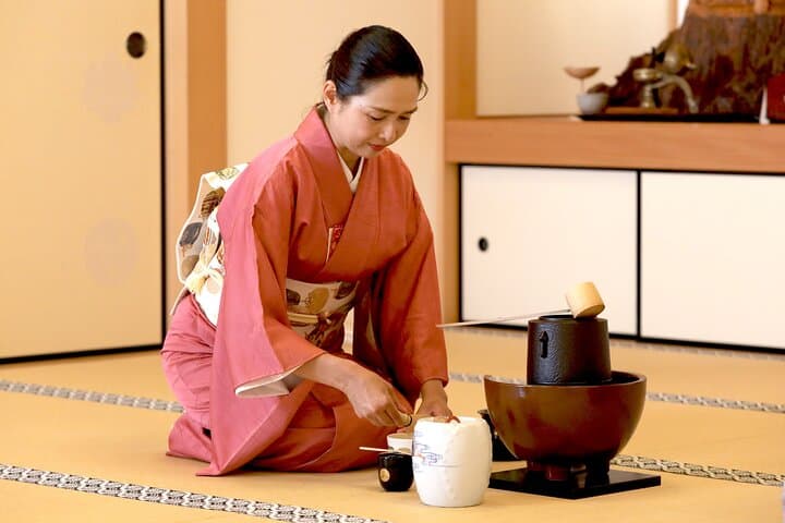 Tea Ceremony and Japanese Sweets at Tokyo’s Koboji Temple