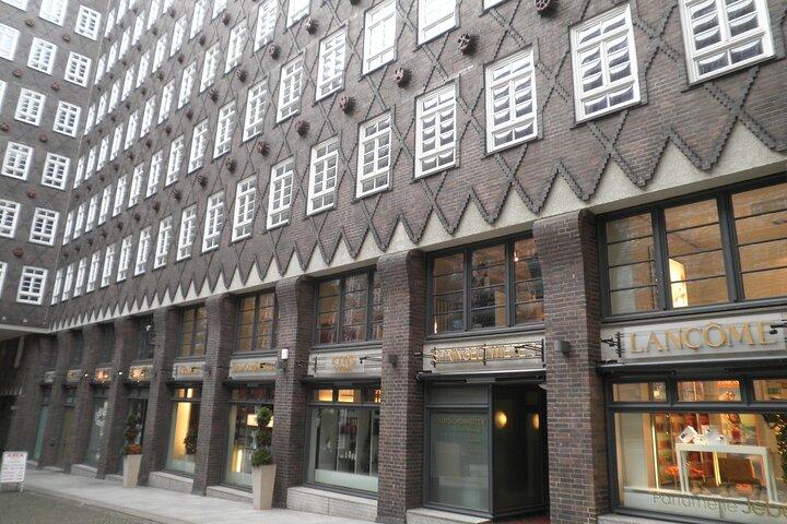 Hamburg Down Town: Historic City Center with city hall (walking)