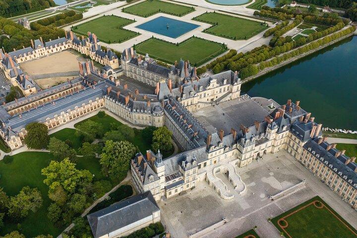 Day Trip to Fontainebleau : Horse Riding, Gastronomy and Castle