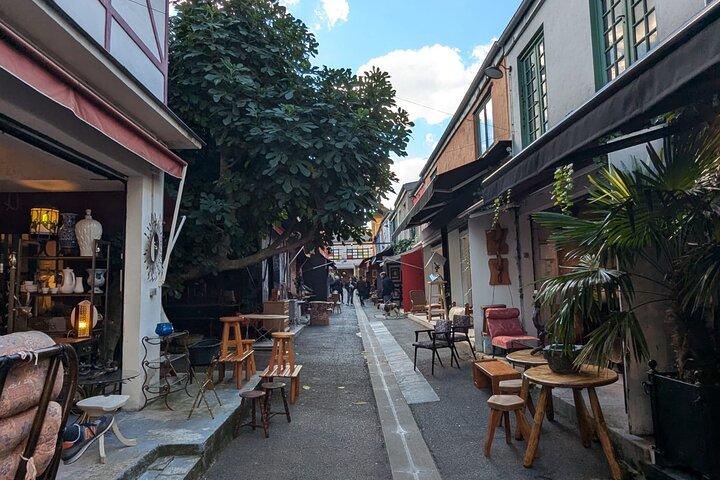 Flea Market Private Tour With A Professional Guide