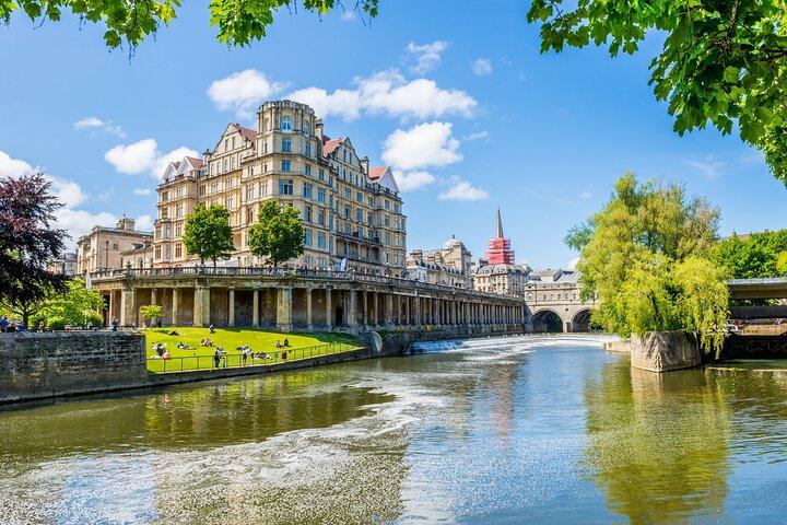 Visit Bath And Stonehenge: Private Black Cab Day Trip from London