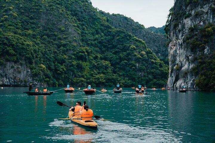 Top Halong Bay 5-Star Luxury Cruise with Buffet & Pool from Hanoi