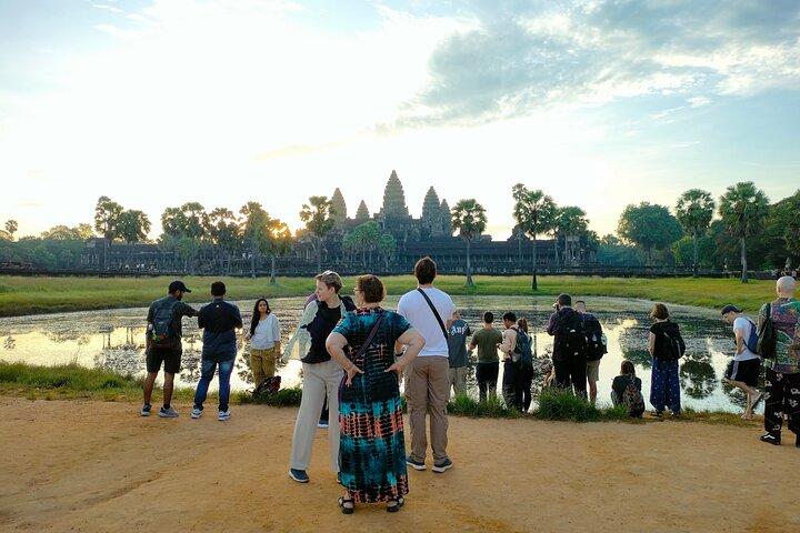 A-Day Explore Beng Mealea-Phnom Kulen-Banteay Srei-Pre Rup Sunset