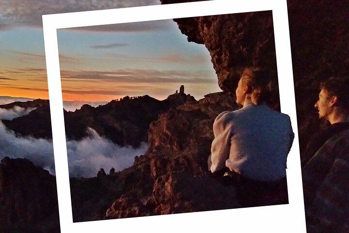Sunset Hike and Stargazing Experience in Roque Nublo Mountains