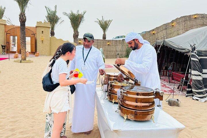 Dubai Private Premium Desert Safari with BBQ Dinner in 4WD