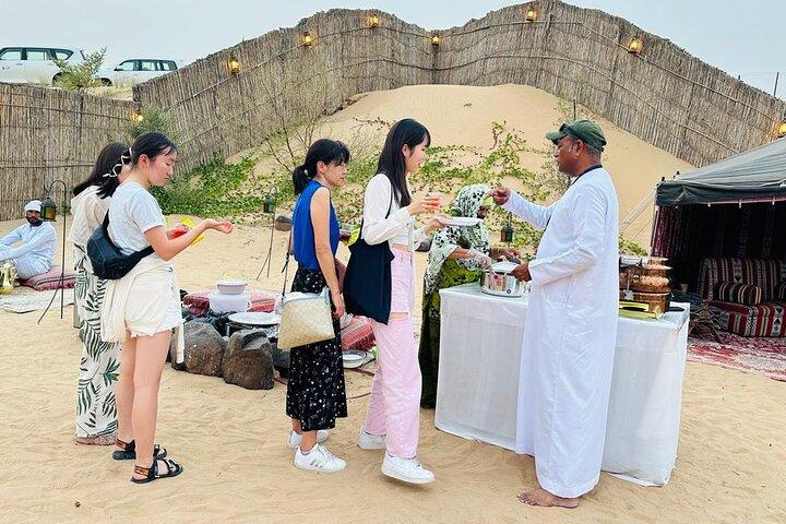 Dubai Private Premium Desert Safari with BBQ Dinner in 4WD