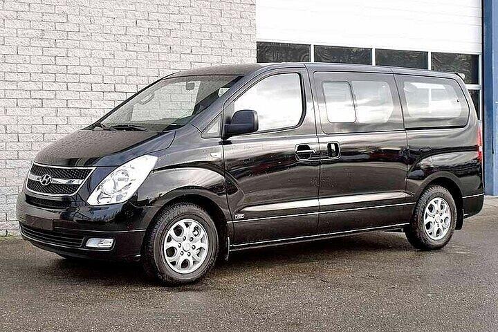Arrival by Minivan or SUV from Siem Reap Airport REP to Siem Reap