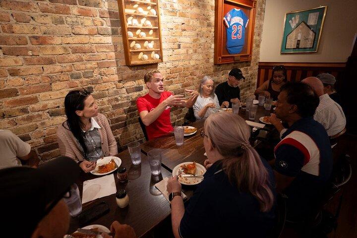 Chicago Loop Food Tour: Taste the Most Iconic Local Eats