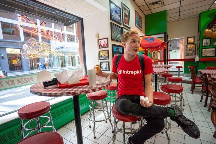 Chicago Loop Food Tour: Taste the Most Iconic Local Eats