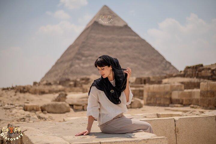 Pyramids of Giza tour with khufu restaurant reservation