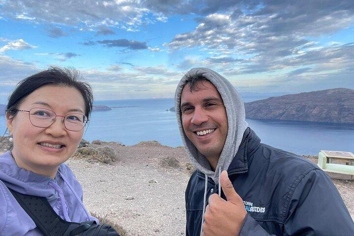 Santorini Caldera Hike from Fira to Oia with Guide