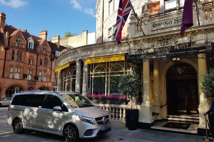 Private limo transfers Gatwick Airport to/from any London hotel