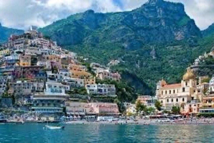 From Naples station to Positano with 2-hour stop in Pompeii