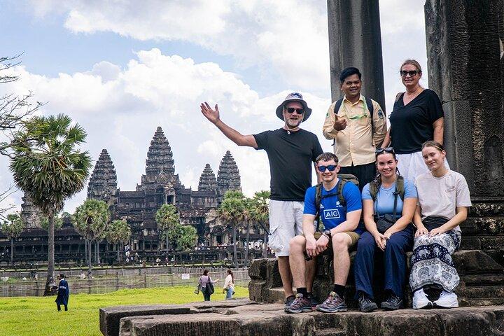 Angkor Adventure Vespa Tour / Tuk Tuk or Car