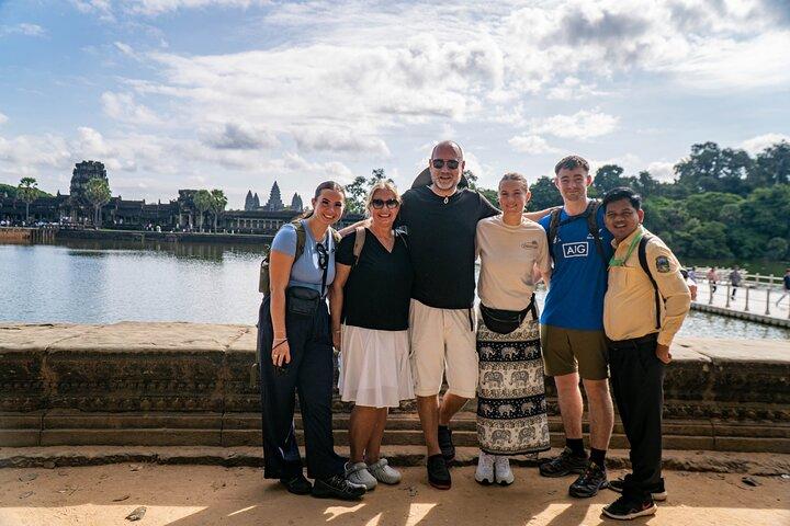 Angkor Adventure Vespa Tour / Tuk Tuk or Car