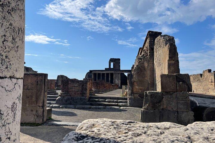 Pompeii Small Group Archaeologist Guided Tour