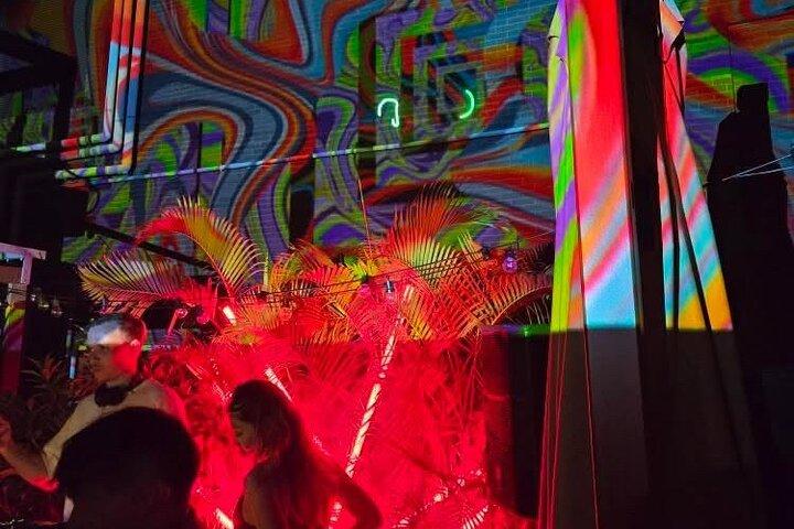 Hong Kong Bar Hopping Tour (Lan Kwai Fong)