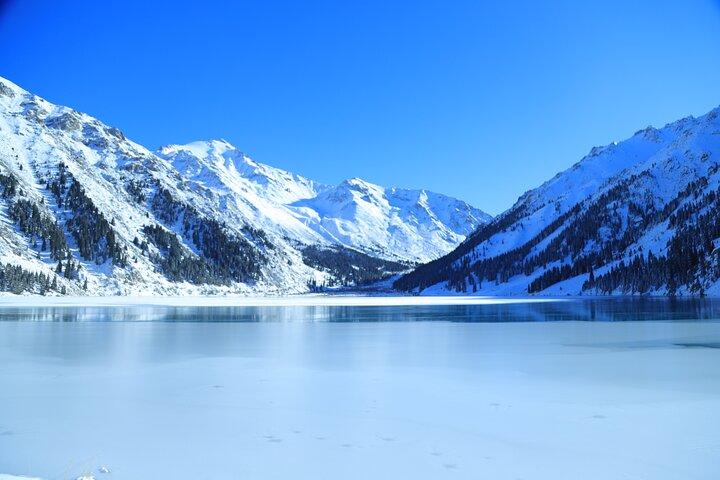 Private Big Almaty Lake Hiking Tour with alternatgive Pipeline