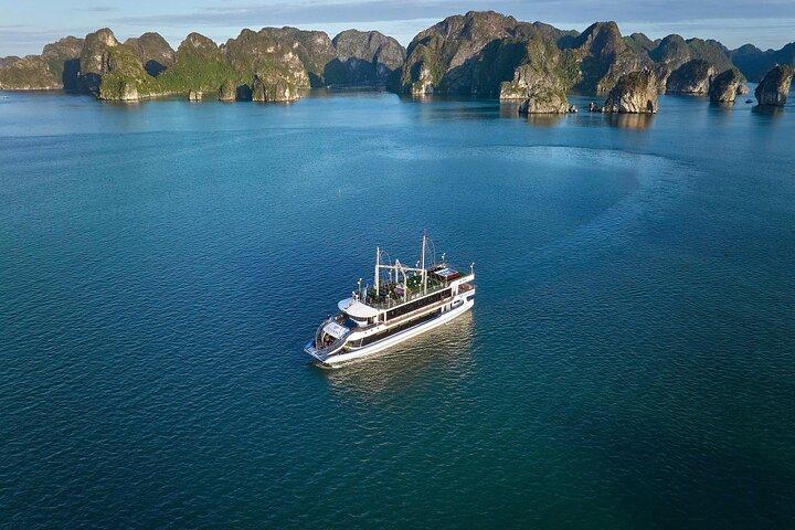 Hanoi to HaLong Bay Sea Lion 5 Star Cruise with Buffet & Jacuzzi