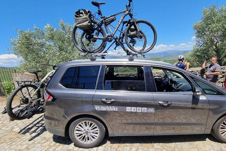 Taxi Bikes transporting Bicycles and Cyclists from Santiago to Porto