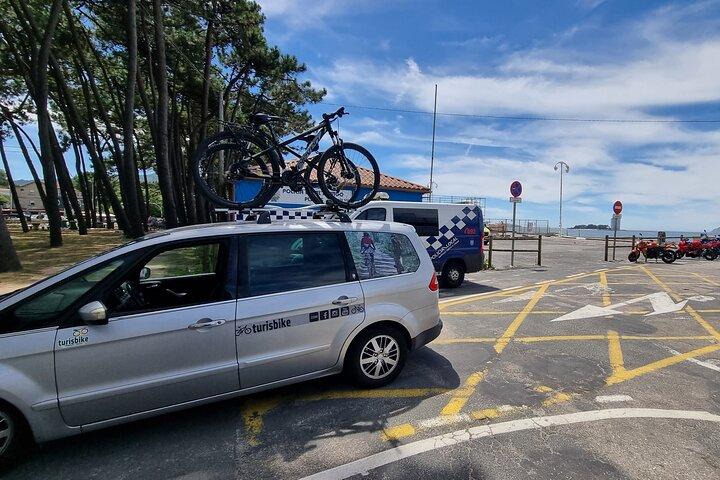 Taxi Bikes transporting Bicycles and Cyclists from Santiago to Porto