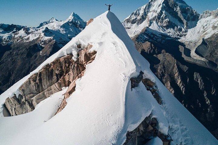 1Day-Full day Tour in Nevado Mateo Summit Cordillera Blanca