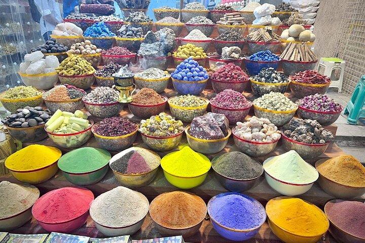 Old Dubai tour: Local Market, Tasting, Dubai creek with Abra ride
