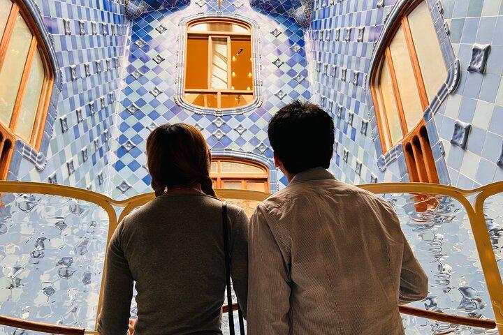 Barcelona Full Day: Sagrada Familia and the 3 Gaudí Houses