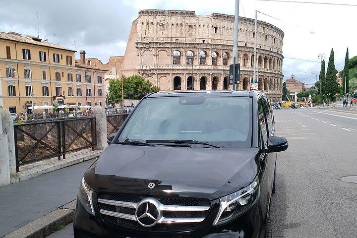 Rome Airport Luxury Minivan Transfer